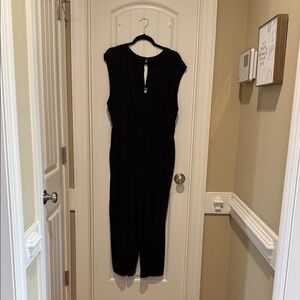 Elegant Black Sleeveless Jumpsuit